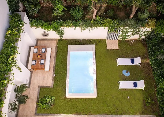 Апартаменты Jacaranda House *